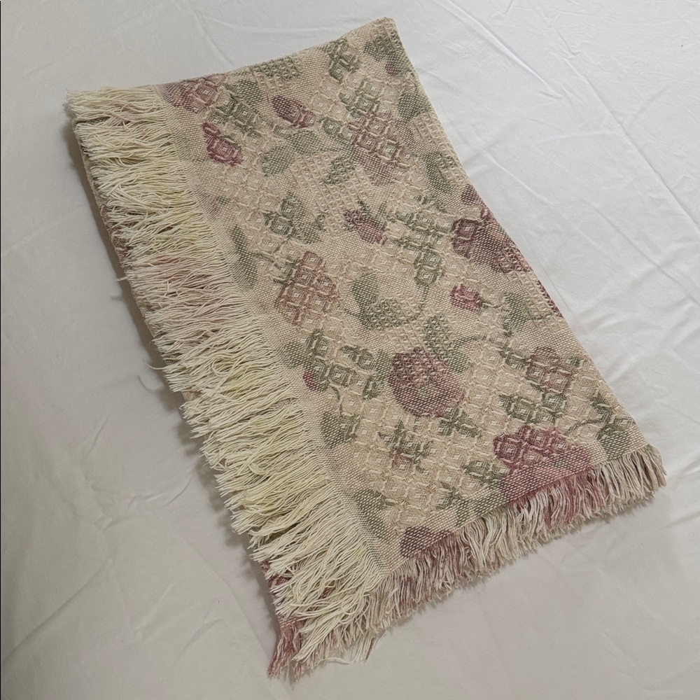COTTON THROW BLANKET EUC CROSS STITCH 50" X 60" Green Pink Cream 80s-90s Vintage